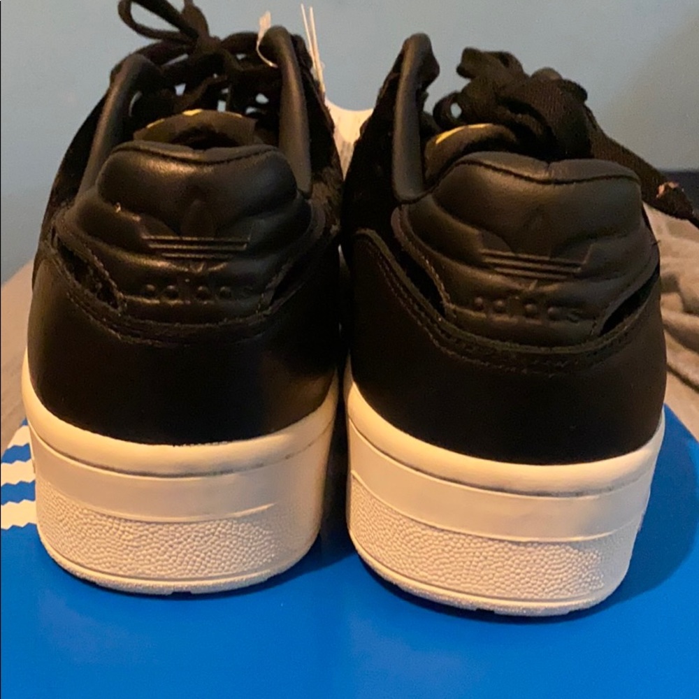 Adidas Rivarly Low - Picture 4 of 4